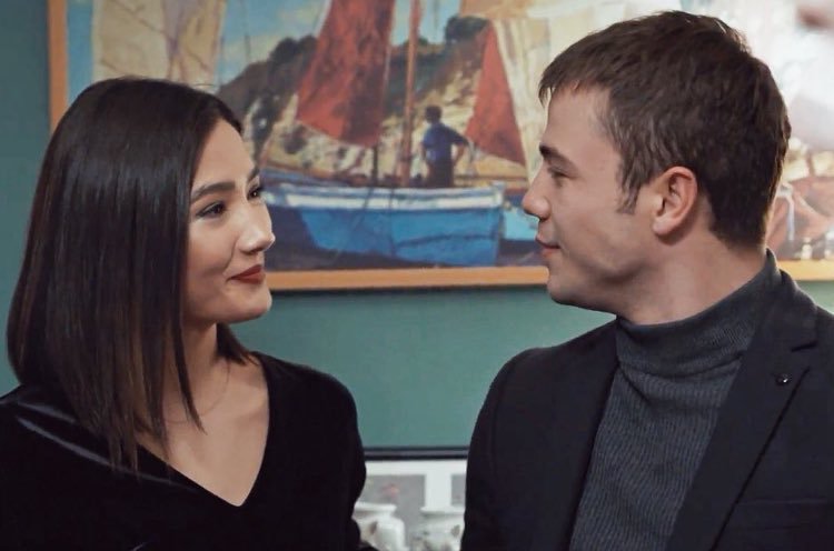 Ben sana hep üşüyordum,
Çünkü kıştım. 
Nakistim,bakistim..
Inkar etmiyorum da bunu..
Seni sevmek gibi büyük işlere kalkıştım..
Ve lütfen inkar etme
Sana en çok ben yakıştım..💕
#Söz #AybükePusat #TolgaSarıtaş
#YavBah