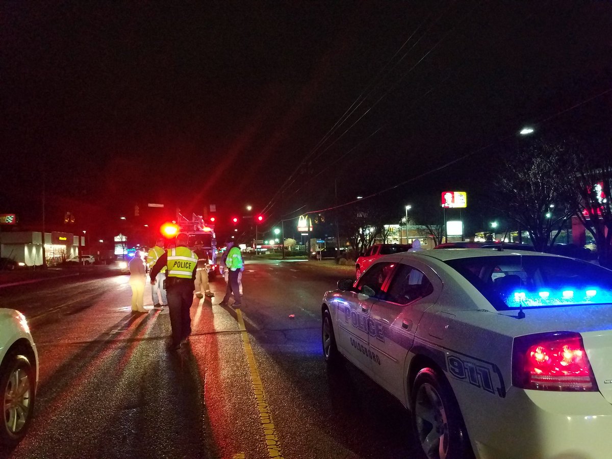 rochellem_GNA's tweet photo. Goldsboro police and fire at the scene of an accident near KFC on Berkeley Boulevard. https://t.co/RY7OG5yPQV