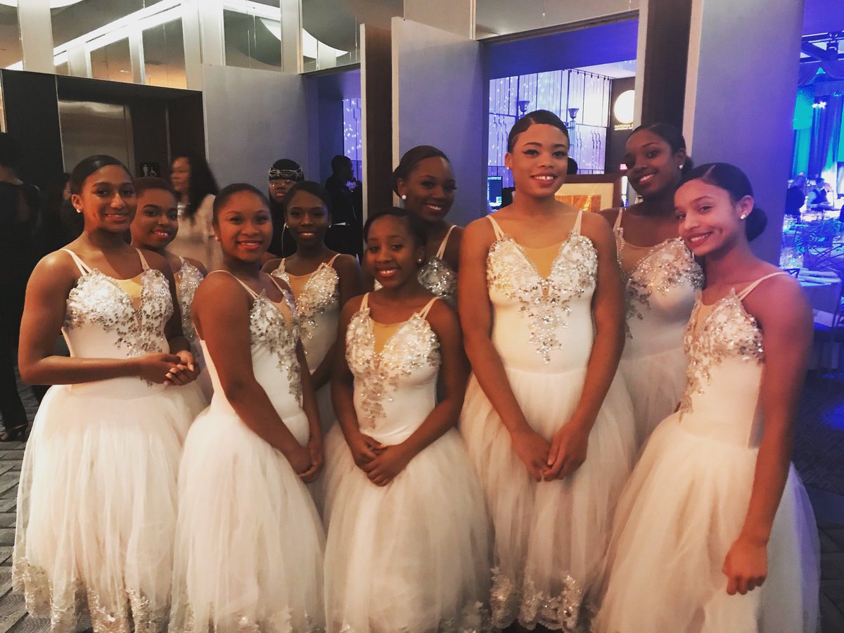 SEPACARES's tweet photo. How beautiful are these ladies of the @IAmCicelyTyson School of Performing Arts. #blackgirlmagic #CaresGala18 #LoveOurChildren https://t.co/hjgaah8ttp