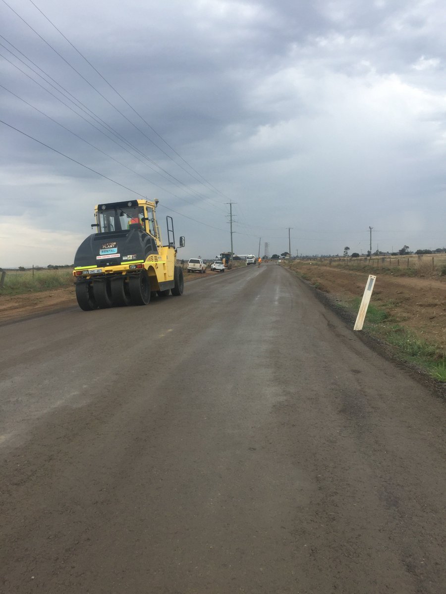 Stormy weather doesn't stop us! Beautiful finish with PolyCom Stabilising Aid. roadmaker.com.au/polycom-stabil… #roadmaintenance #assets #roadstabilisation #reducedust #nontoxic #fitforfuture