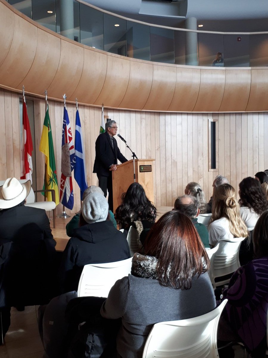 Iloradanon's tweet photo. Thomas King speaking @usask @usaskASC #usask https://t.co/AT9BvoyANd