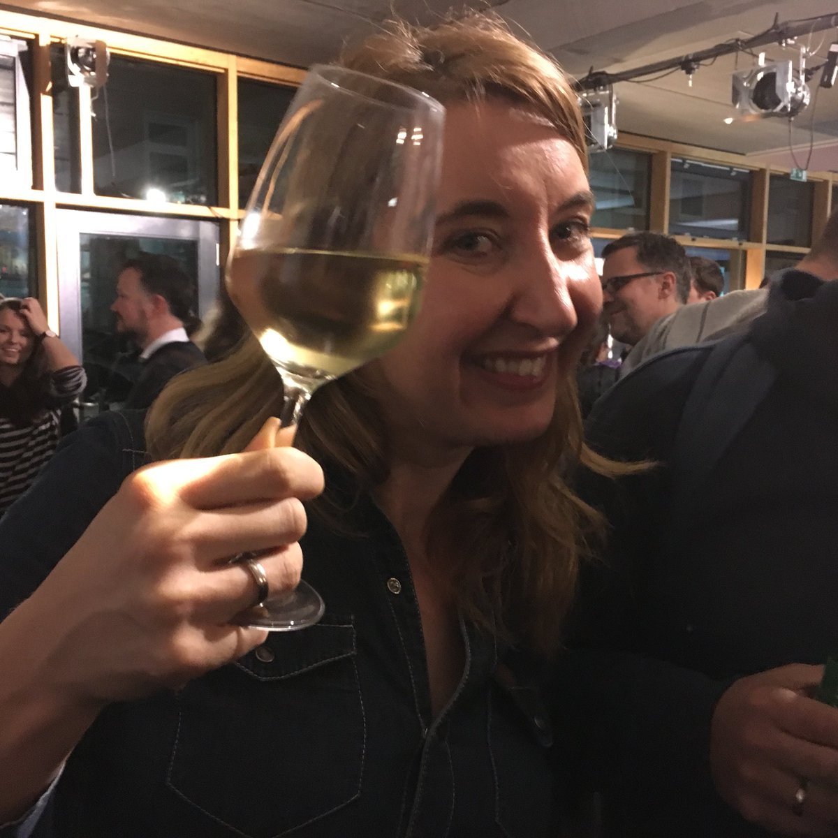 leankoala's tweet photo. Siegerin der 💕 @xUEPSILONx hat das Ticket nach Austin nur knapp verpasst... Wir gratulieren den Gewinnern @nordantech und #qualitize #sxsw2018 #sxsw #hhstartups https://t.co/hPNO4uAAA3