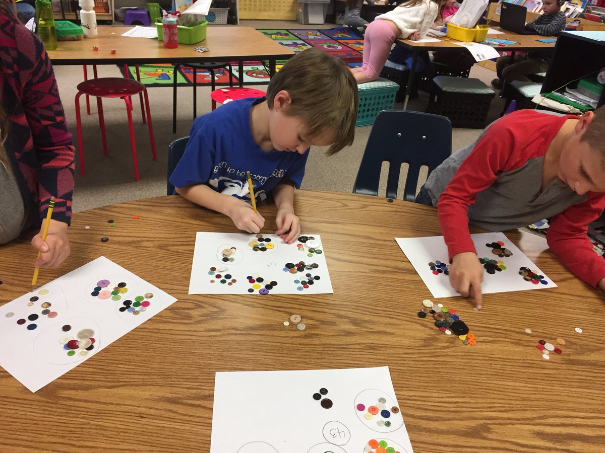 RRMsSwaim1st's tweet photo. Counting bigger numbers using groups of 10. #math #1stgrade #teaching #learning #counting #JeffcoSchools #RooneyRanch @RoaryRR #Mathematics #mathematicians https://t.co/IpmUFROo3t
