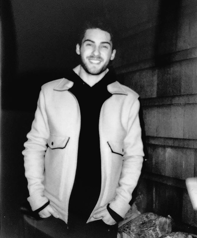 Coreytty's tweet image. › Dicen que lo real vuelve, pero lo real nunca se va ·