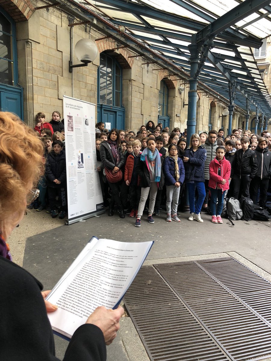 vbaladi's tweet photo. Devoir de mémoire ce matin au collège-lycée Chaptal pour la commémoration de la déportation des enfants juifs. Honoré de faire un discours, en présence de Daniel Urbejtel, rescapé, de l’AMEJD du 8e, de l’équipe pédagogique et des nombreux élèves présents.
Nous n’oublions pas. https://t.co/1dQjz6gaL0