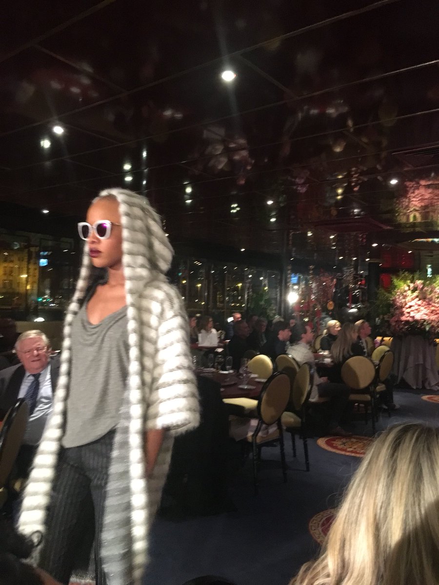 .<a href="/JanBoelo/">Jan Boelo</a> capuchons &amp; zonnebrillen van #boloneyewear