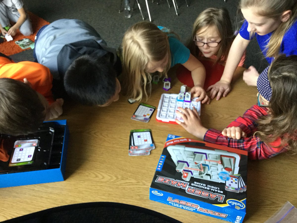 mswinterhenne's tweet photo. Exploring light reflections today!#lightlearning #energyexcitement https://t.co/hKOwwlkHP7