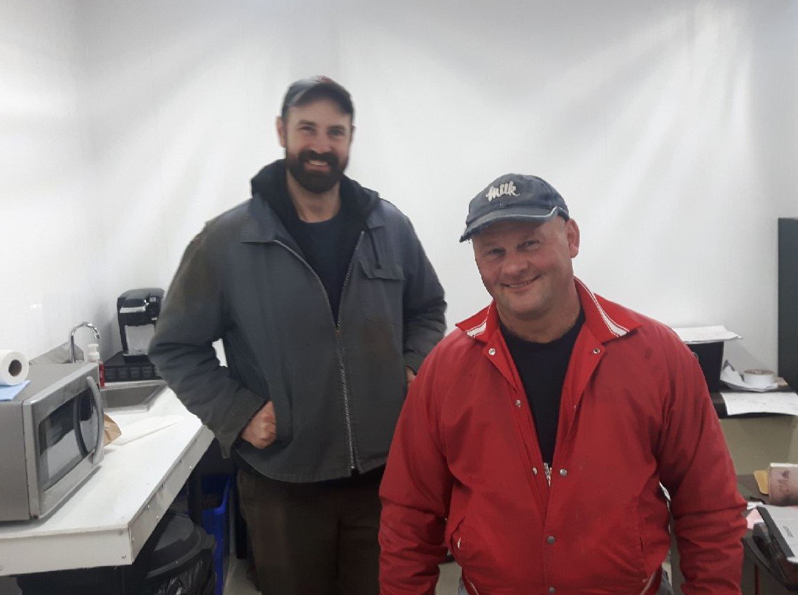 CanWestDHI's tweet photo. The snow isn't slowing down testing today. Congratulations to Green Alda Farm on their new robotic facility and first #Milktest on this snowy day! Pictured: Travis Hofstetter &amp; CSR Kevin Shantz #measuretomanage https://t.co/oMltCCl5fR