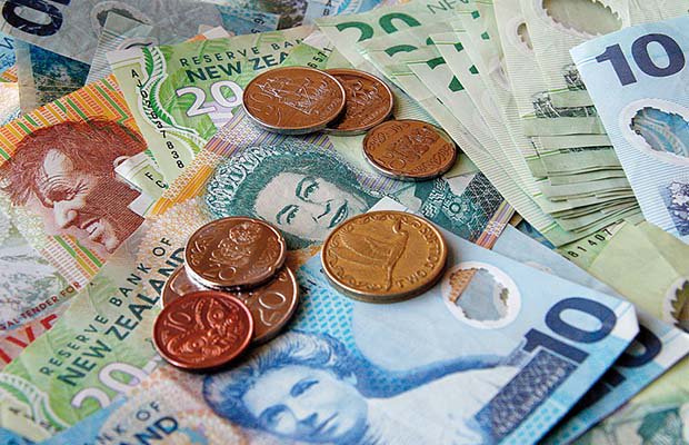 DairyWeek's tweet image. The New Zealand dollar fell against a broadly stronger greenback and rising bond yields on growing conviction the Federal Reserve will keep hiking interest rates. ow.ly/Mjw930i4uI3