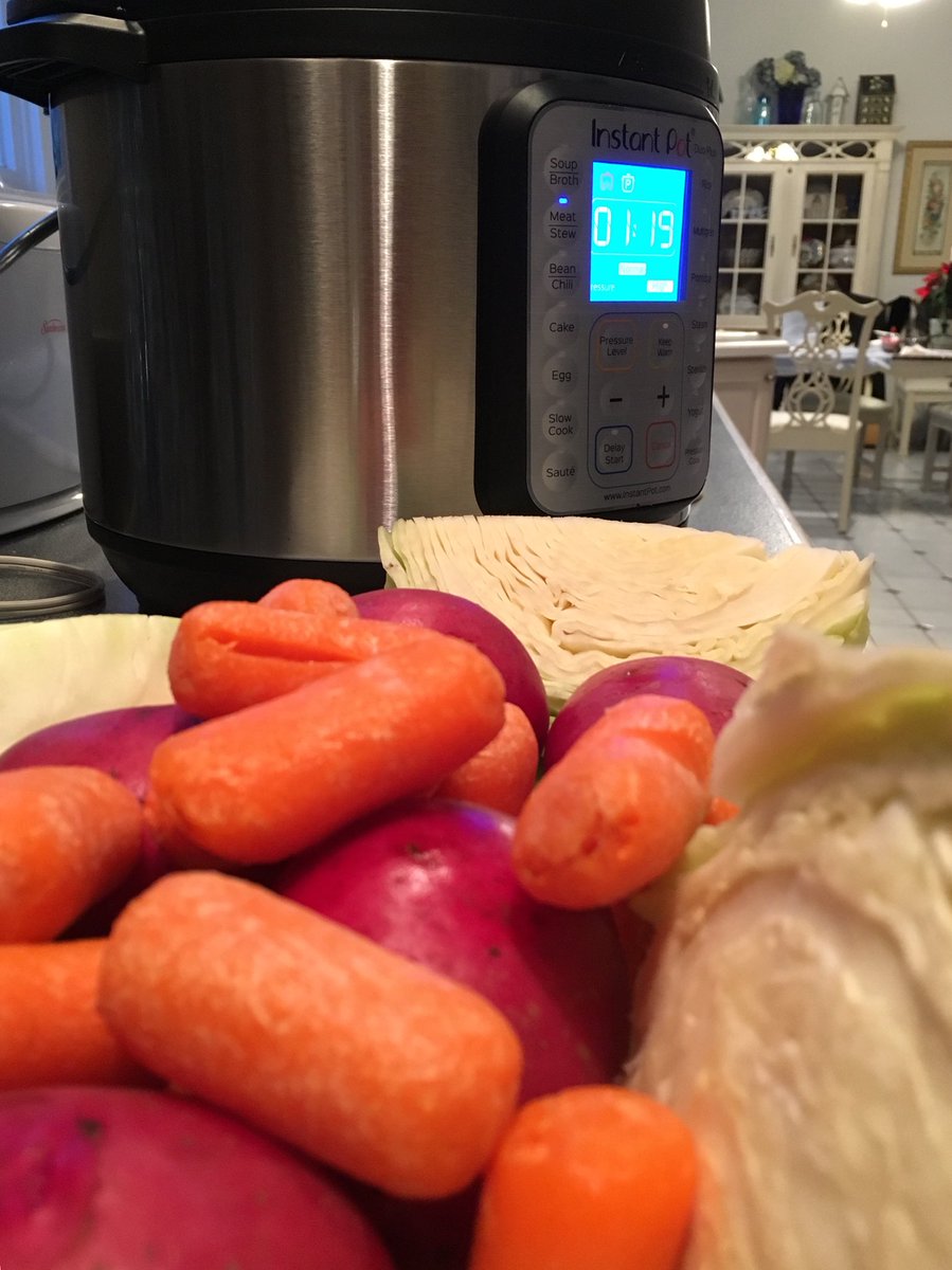 2healthnuts's tweet photo. Todayโs #mondaymotivation brought to from my kitchen. #pressurecooker elevates #cleaneating to a whole new level! #InstantPotDuoPlus I salute you! #cornbeefandcabbage #yummy https://t.co/dlJLJVKaNm