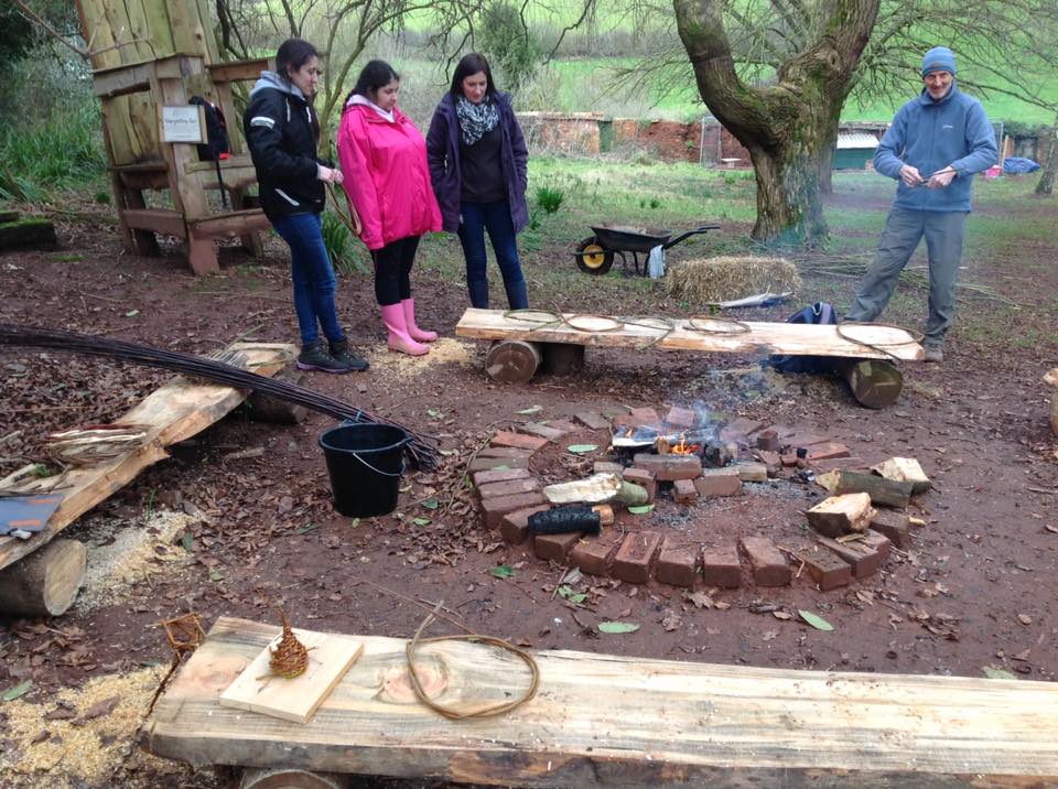organicARTS_ide's tweet photo. A photo from our willow workshop at the weekend using our home grown willow. It's one of a series of monthly workshops using natural materials #ecocreatehour https://t.co/KIRXFTmNrA