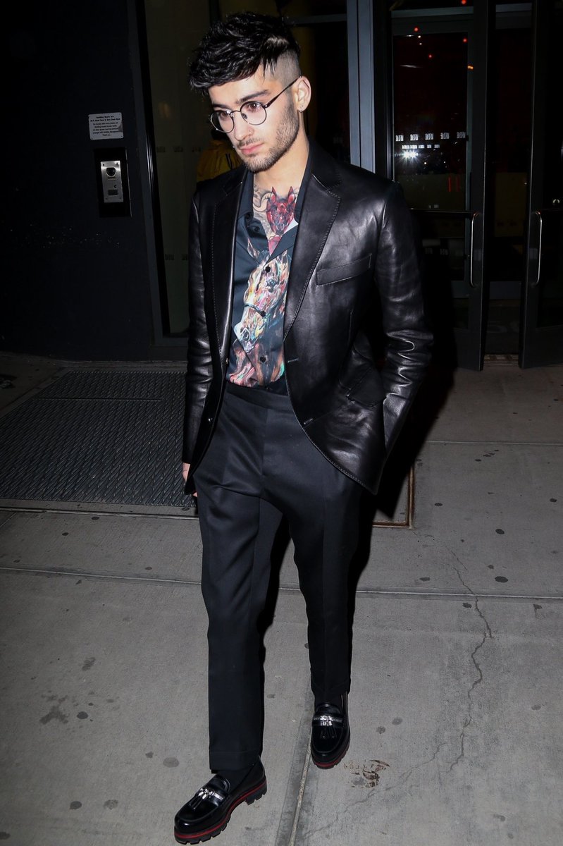 illiofficial's tweet photo. @zaynmalik wearing ill.i Optics style WA023. #ZaynMalik #illioptics https://t.co/xRYVk7ADNx