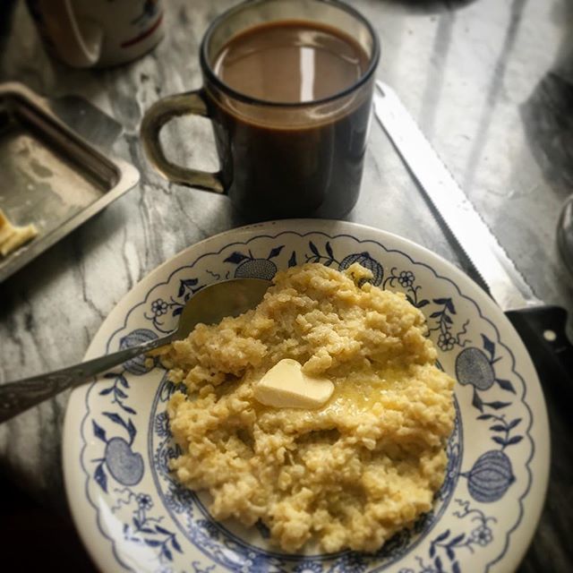 kat_pugacheva's tweet photo. Russian-style breakfast. I haven’t eaten kasha in a very long time!
.
.
.
.
.
.
.
#breakfast #russianfood #russianbreakfast #homefood #homefortheholidays #visitingparents #kasha #breakfast https://t.co/cZsHjJCxwb https://t.co/nqxiMjFTXR
