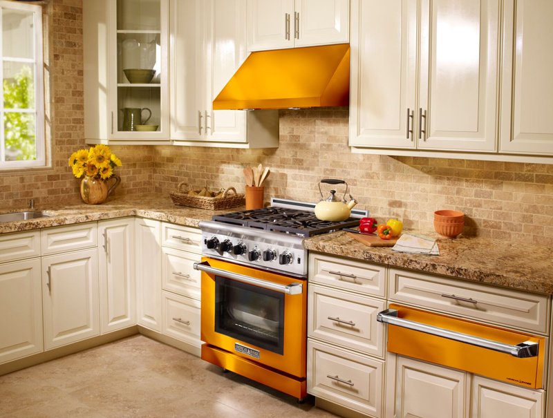 AmericanRangeUS's tweet photo. Beautiful Marble and White Kitchen with Gold Accents. | #Kitchenspiration #Decor #Interiors #Cabinets #WallOven #RangeTops #SlipInRange https://t.co/8Vh9f5bSqv