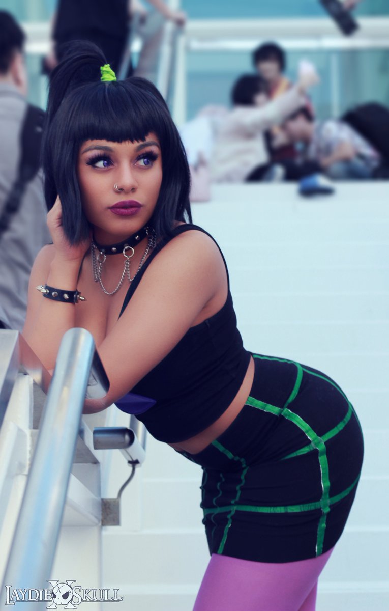 Thicc ™ Goth GF, Sam Manson #animelosangeles #animelosangeles2018.