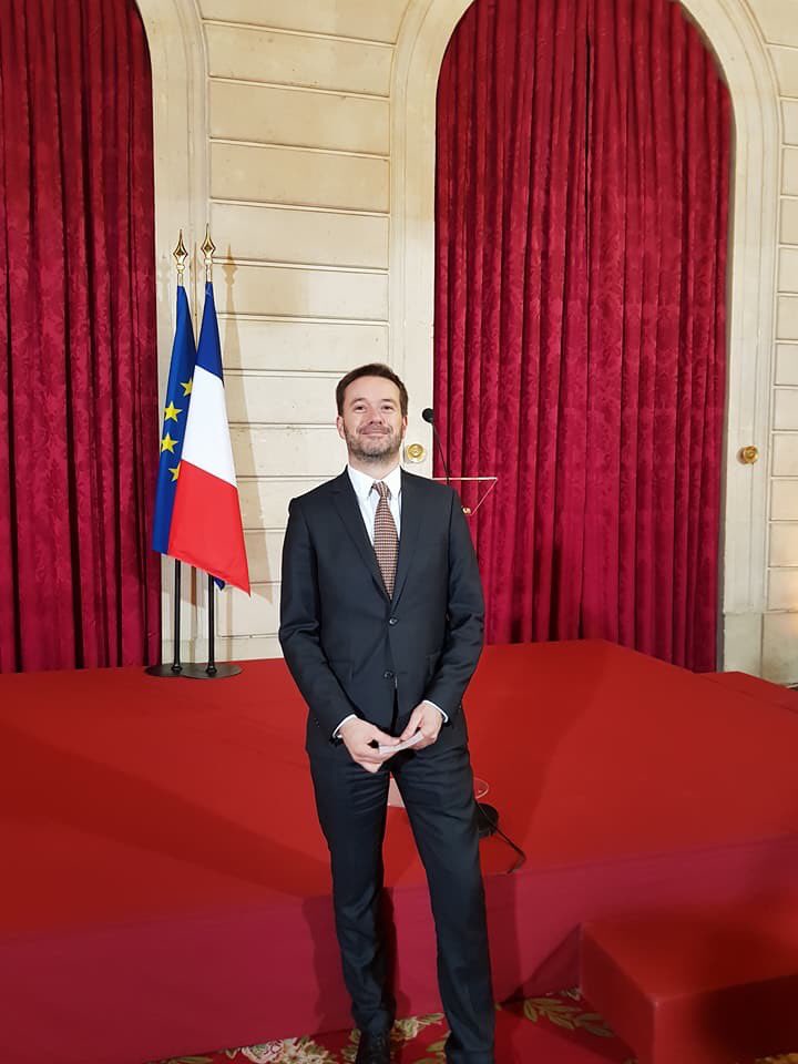 DeputeCausse's tweet photo. La Commission Développement Durable et Aménagement du Territoire reçue à l’@Elysee par le Président de la République @EmmanuelMacron. Un échange fort intéressant sur les enjeux qui nous attendent et les projets de loi à venir. #LaREM https://t.co/L7r1mF0u2u