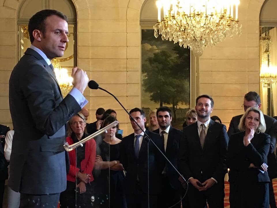 DeputeCausse's tweet photo. La Commission Développement Durable et Aménagement du Territoire reçue à l’@Elysee par le Président de la République @EmmanuelMacron. Un échange fort intéressant sur les enjeux qui nous attendent et les projets de loi à venir. #LaREM https://t.co/L7r1mF0u2u