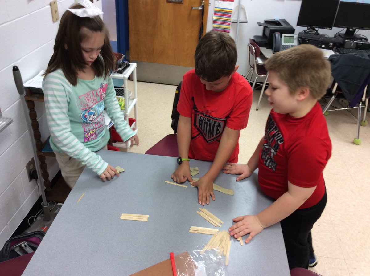 Carver_ES's tweet image. Building/Test Day for Carver STEM Teams. #STEMiscool