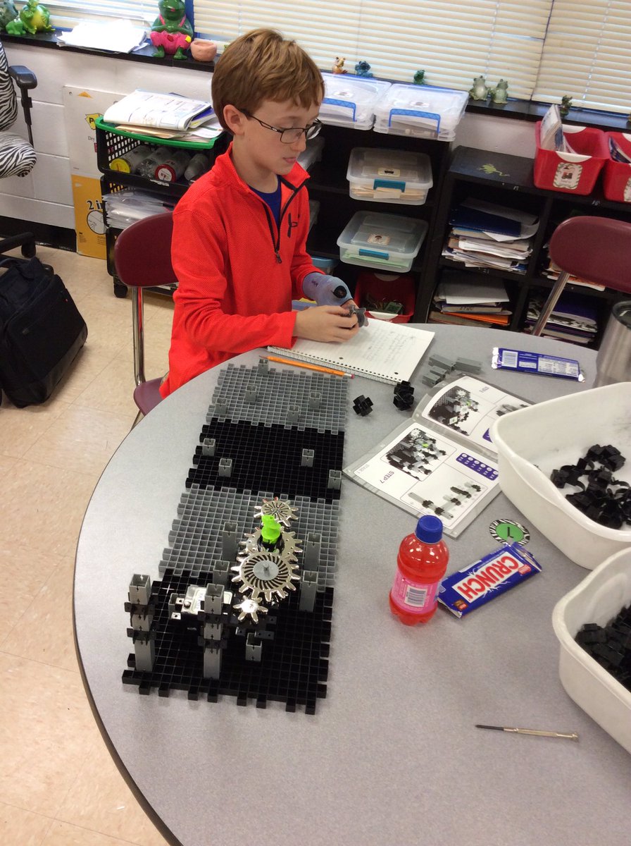 Carver_ES's tweet image. Building/Test Day for Carver STEM Teams. #STEMiscool