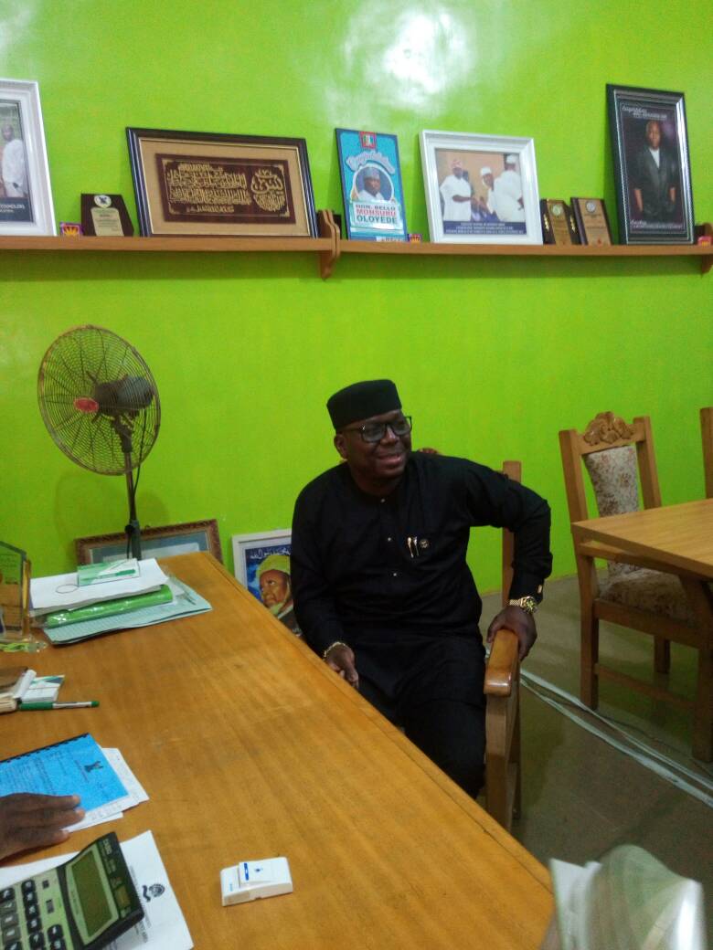EjigboLcda's tweet photo. A courtesy visit by Commissioner Ladi Ajomale to Ejigbo LCDA https://t.co/QmkgZ2u4Pa