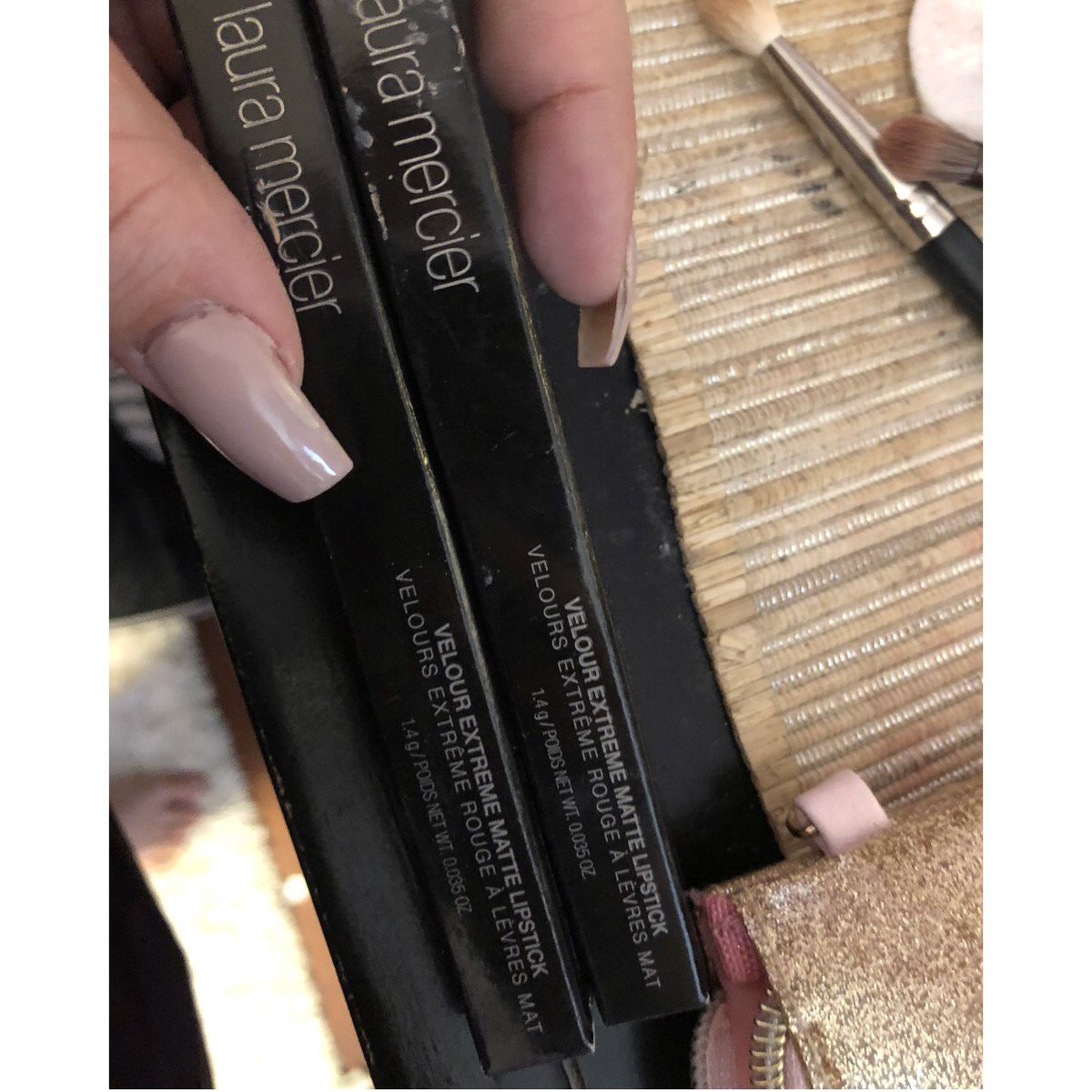 Chika_fAb's tweet photo. Excited to try these out!!! #lauramercier #complimentary #voxbox https://t.co/lJYn1ng2sI