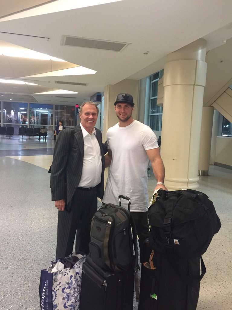 trammelldavid's tweet photo. Met the man  Tim Tebow. Talked about the Holy Spirit https://t.co/cBIgITPfUt