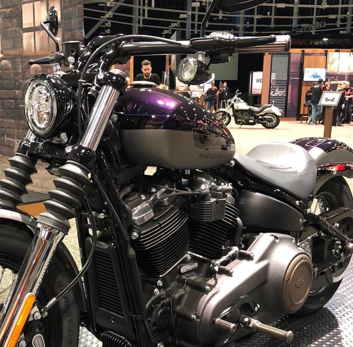 TAMPAHDGROUP's tweet image. More new Paint? 😈 #thoughts #newwhip #HarleyDavidson #2018 #harleys