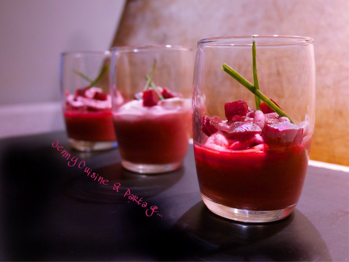 Bonsoir, Verrines de betteraves « so girly»
Voilà un légume que l’on adore à la maison, la fameuse betterave.
Voici une recette simple et rapide, très fraîche en entrée ou à l’heure de l’apéritif.  
jennycuisinepartage.com/2018/01/29/ver… #Cuisine #facile #gourmand