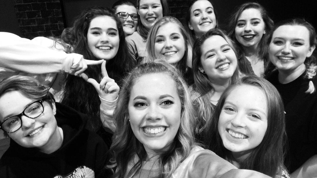 cali_l_h's tweet photo. Come see me and my girls in Legally Blonde the Musical this Friday and Saturday, Feb. 2&amp;3 in Schaeffer Auditorium!! https://t.co/mFpCXHBdg0