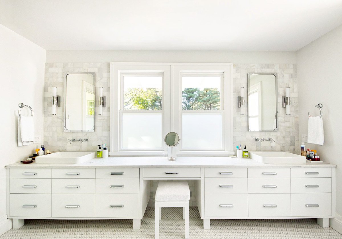 artistic_tile's tweet photo. Our Doge© #mosaic, designed to resemble Roman Cosmati-style floors, adds a sophisticated touch of #geometry to this elegant Glen Ridge, NJ #masterbath. #vanity #designinspiration #interiors #accentwall #bathroomvanity #whitebath https://t.co/2XjcvRADLX