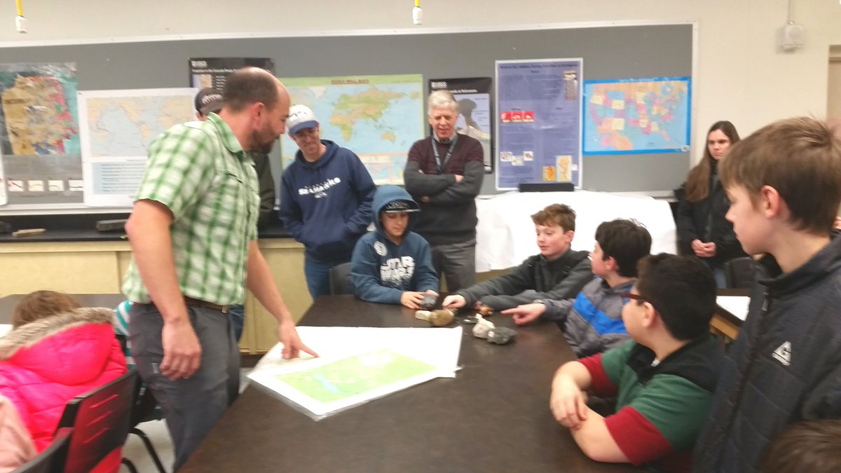 EwuGeology's tweet photo. Great visit from #Appleprogram 3/4/5/6 from Garfield Elementary @spokaneschools Please contact EWU Geology if your students/kids are interested in earth science! We love outreach! https://t.co/ntjeuzqpjJ