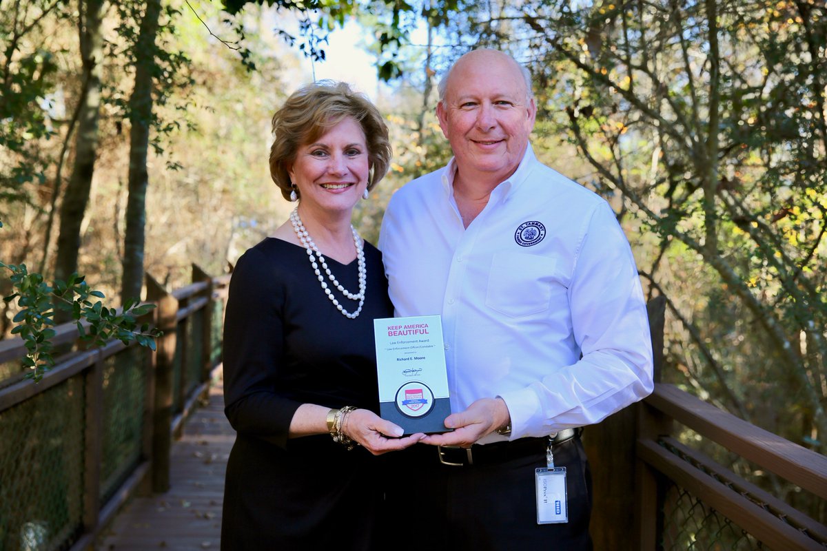 STPGOV's tweet photo. Rick Moore, St. Tammany Parish Litter Enforcement Officer earns National Award from Keep America Beautiful @kabtweet https://t.co/E8lxXmnfYh https://t.co/aCrzCd9PoD