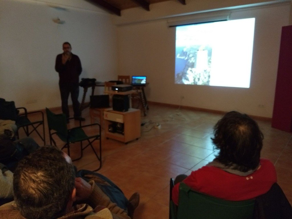 L’encesa de les torres de defensa per als drets humans, a Bunyola - escastellet.cat/2018/01/29/len…