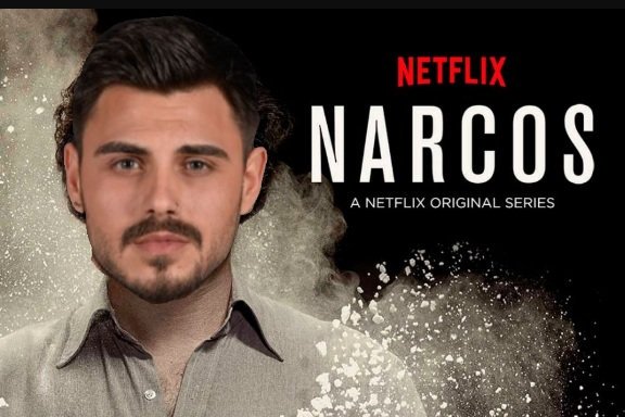 stephany0990's tweet photo. Prossimamente su Netflix 😂😂😂 #isola https://t.co/0ZjYVmdVqO