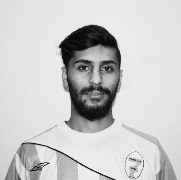 ⚡️İstanbul - Yedikule'de bir kadına darp etmeye ve bıçaklamaya çalışan bir saldırgana engel olmak isteyen #Yedikulespor oyuncusu Yunus Emre İzol, bıçaklanarak hayatını kaybetti.