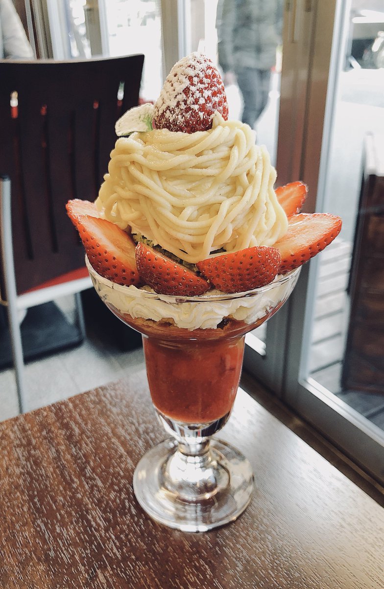 _000yr7's tweet photo. あかねと🍓🍜 https://t.co/8wOBMAnbcz