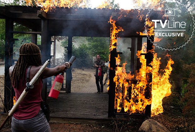 TWalkingDWorld's tweet photo. New images from the Mid-Season Premiere of #TheWalkingDead have been released, featuring Carl writing his goodbye letters and Rick &amp; Michonne putting out Alexandria fires! https://t.co/wsowMCa0gt