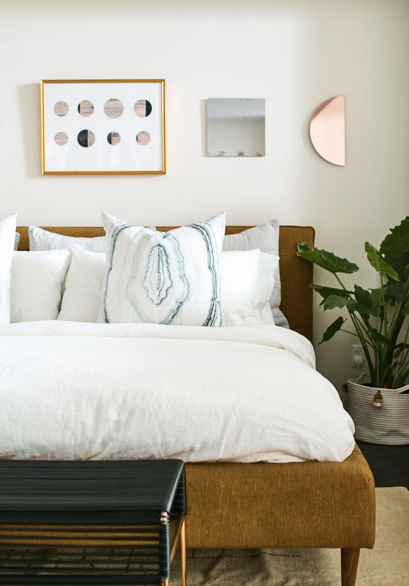 HelixSleep's tweet photo. How to: make your bedroom feel like a luxury hotel✨ with @visitbatch and Helix
https://t.co/z2tpvtbmQ5 https://t.co/bSP5YsfTs3