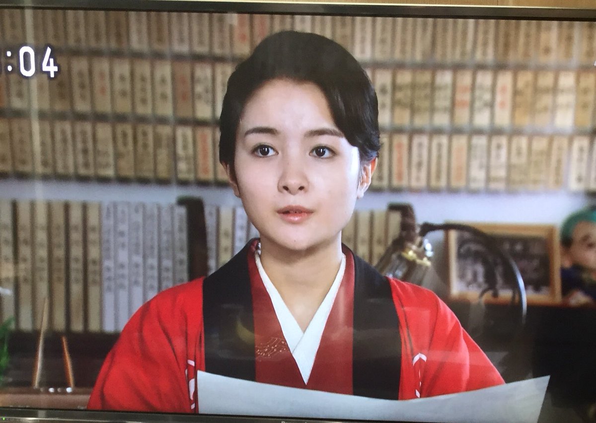 着物クリーニングまるやま على تويتر わろてんか おてんさんのお着物の着方が変わって きちんと年代を表している さすがやなーー わろてんか きもの きものクリーニング きもの丸洗い 振袖 振袖クリーニング 着物クリーニングまるやま 着物 成人式 着物