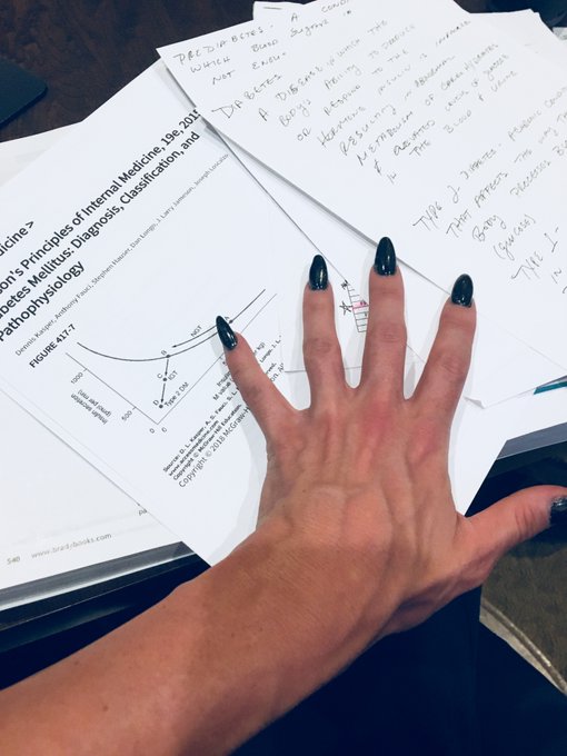 When you wish you could look up pictures of yourself from #AVN ~but you have to write a 4 Page paper<a href="/tag/avn"class="tags"><span>#avn</span></a>