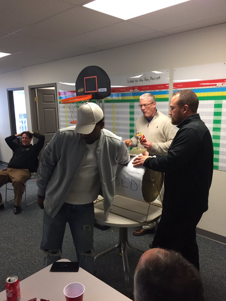 Wayne_C__'s tweet photo. Today was a great day wth Team VBOPC. We celebrated our Jan year over year success with our #GoldRush Spiff reward to our top performers!!💰#VBelieve https://t.co/38HYLwMDsx