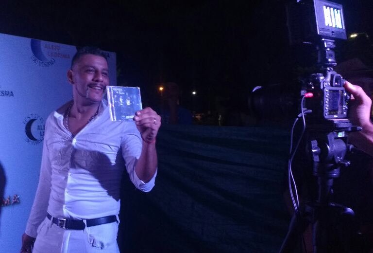 Anoche llevamos nuestro Show a #AlejoLedesma al #festivaldeverano #2018
Gracias por tanto cariño y por todos los aplausos!!! Los abrazamos y esperamos volver pronto para llevar más Blues!!!
