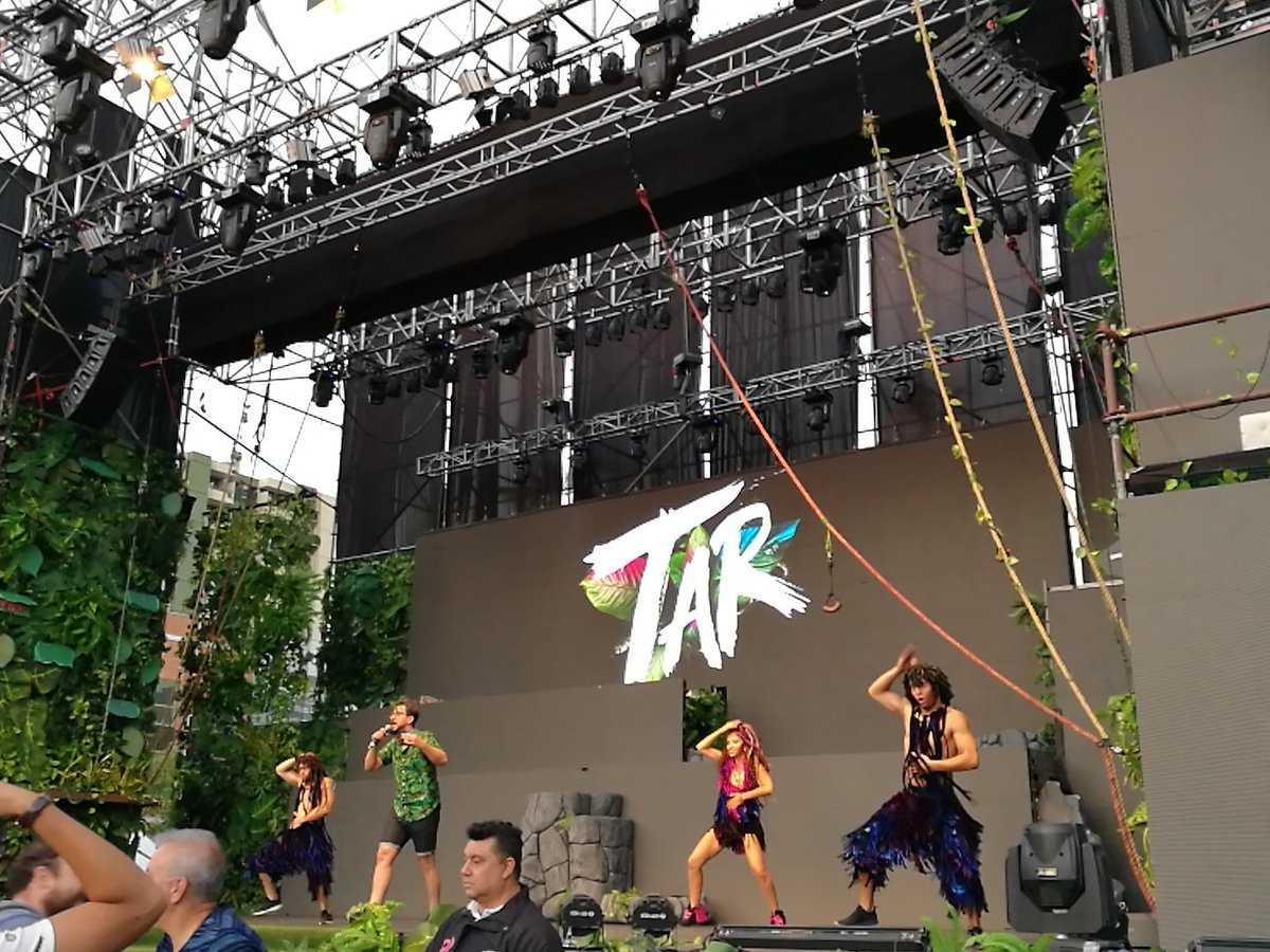AlephAlfa's tweet photo. A la espera de #Tarelmusical junto a mi querida cumpleañera @kotaopazo https://t.co/AlXKciRUVp