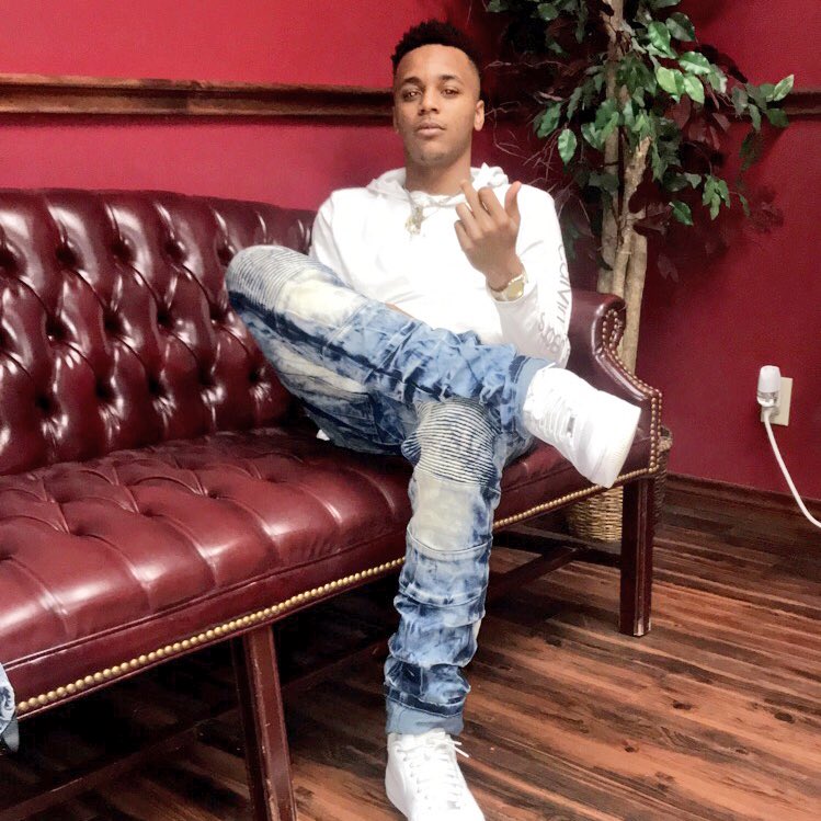 AJTheFinesser's tweet photo. #NewProfilePic #YoHoeGo™️ https://t.co/PsswmpFHo1