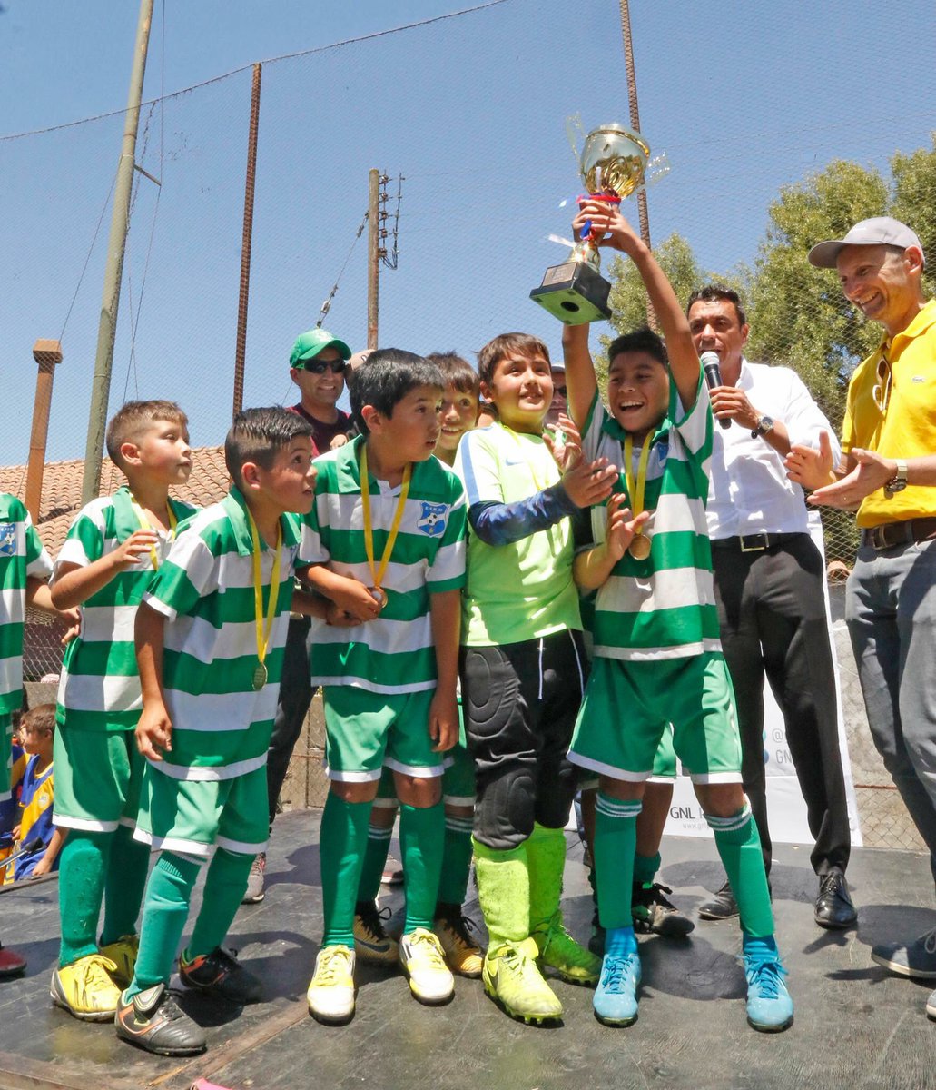 GNLPenco's tweet photo. Campeones Copa GNLPenco 2018
La Picá del Feña en Sub11 Copa de Plata; Villa Belén, Campeón Oro Sub 11 y Manuel Molina, campeón en Sub 9.
Felicidades a los mejores de este año!!! https://t.co/5ioW81L3Ql