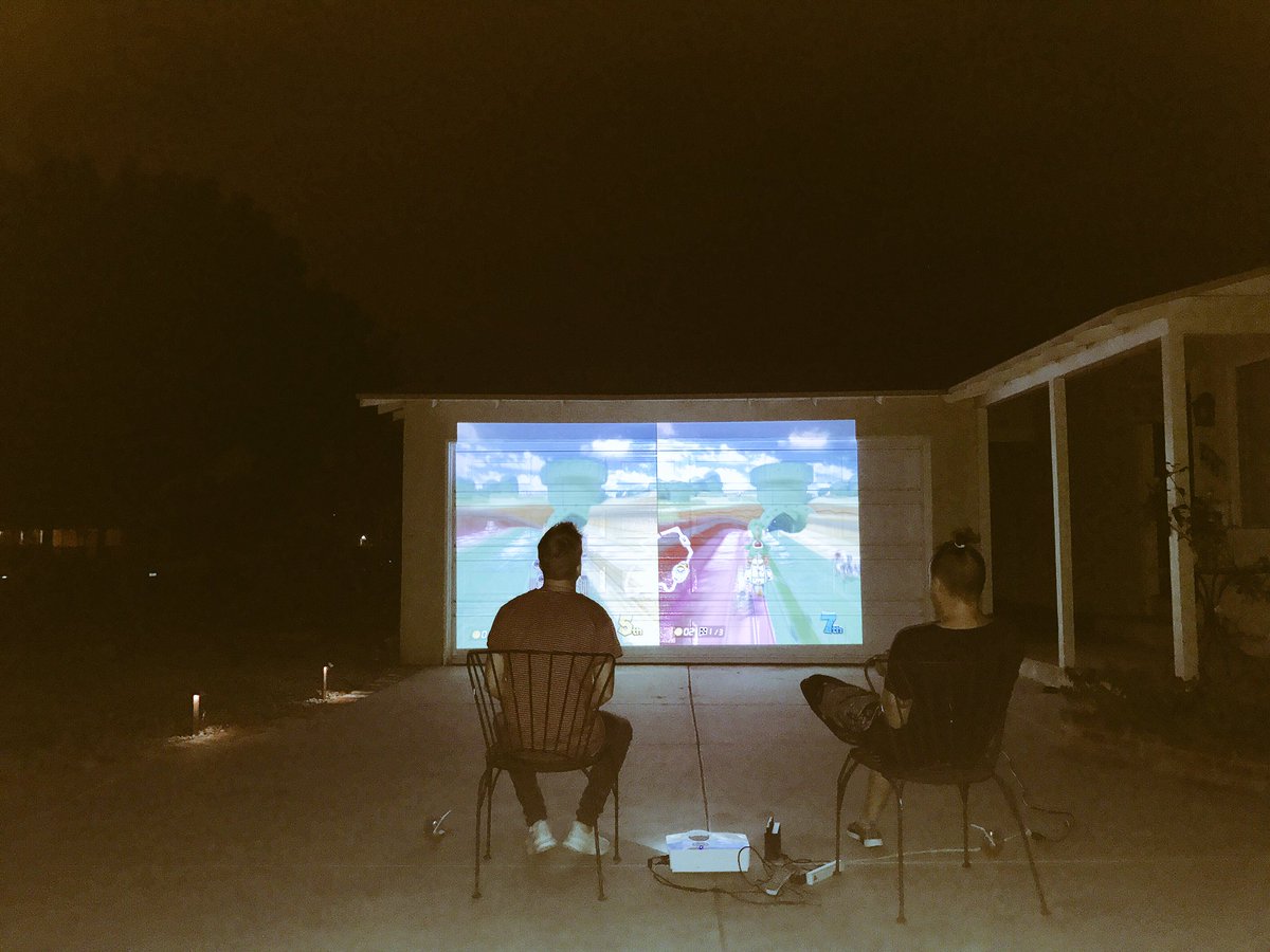 kayefofficial's tweet photo. Beamer + Mariokart + Garage = ❤ https://t.co/oAvcj24tv0