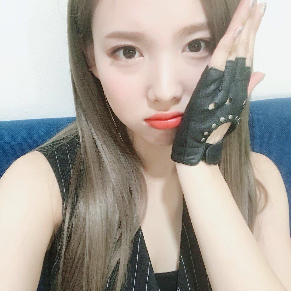 firstrabbit922's tweet image. BoGoSiPo.....( ･ᴗ･̥̥̥ )
#TWICE #nayeon #트와이스 #나연 #ナヨン