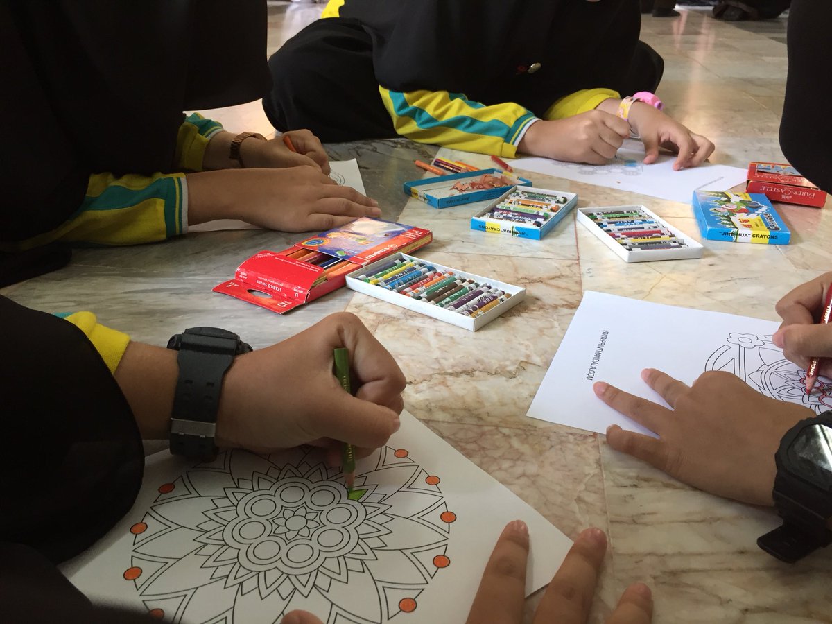 pru_usim's tweet image. Kembara Peers ke Hatyaiwittayakarn school di Hatyai.

Art and Dance Therapy.

#GisoHatyai
#kembarapeersdibumihatyai 
#keepspreadingpositivevibes 
#KeepTrying
#NeverGiveUp