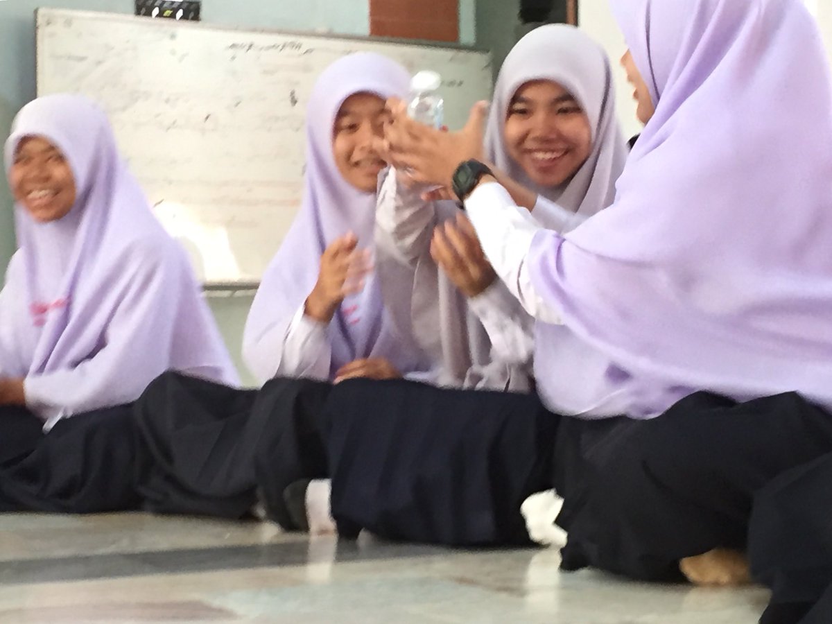 pru_usim's tweet image. Kembara Peers ke Hatyaiwittayakarn school

Oh My Language.

#GisoHatyai
#kembarapeersdibumihatyai 
#keepspreadingpositivevibes 
#KeepTrying
#NeverGiveUp