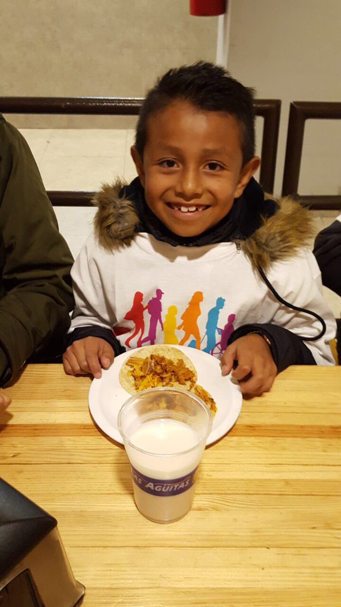VSectur's tweet photo. #ATodosNosHaPasadoQue se nos antojan unos #tacos Gracias @ElTizoncito1966 por invitarnos! #MeSientoMejorCuando #taqueo #ViajeIncluyente https://t.co/usmSxVD5wV